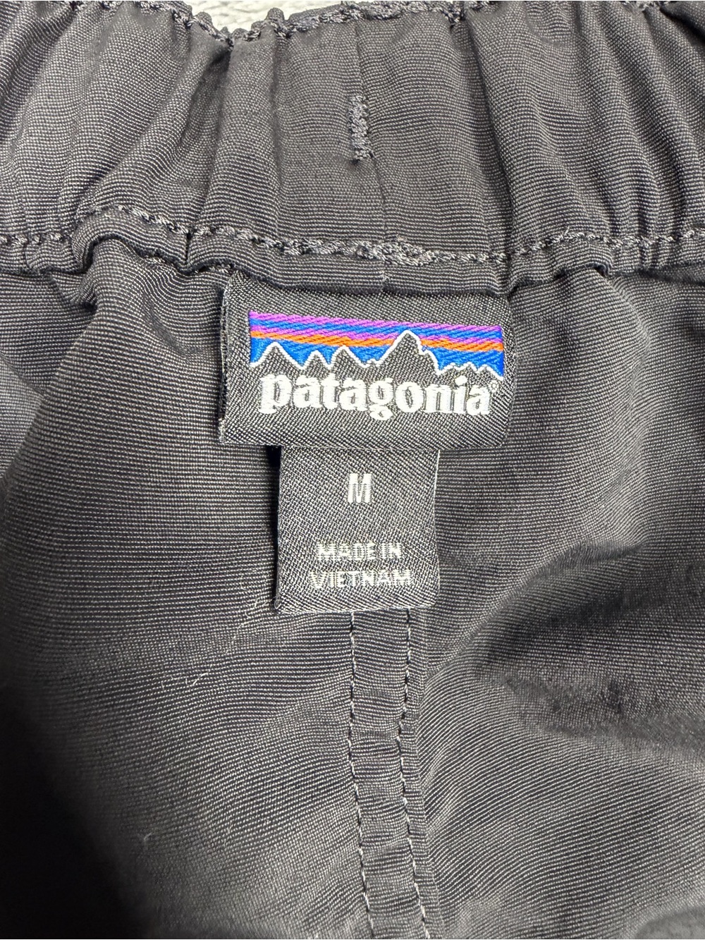 Patagonia Women's Black Barely Baggies 2.5 in Athletic Shorts with Elastic Waist - Picture 6 of 9